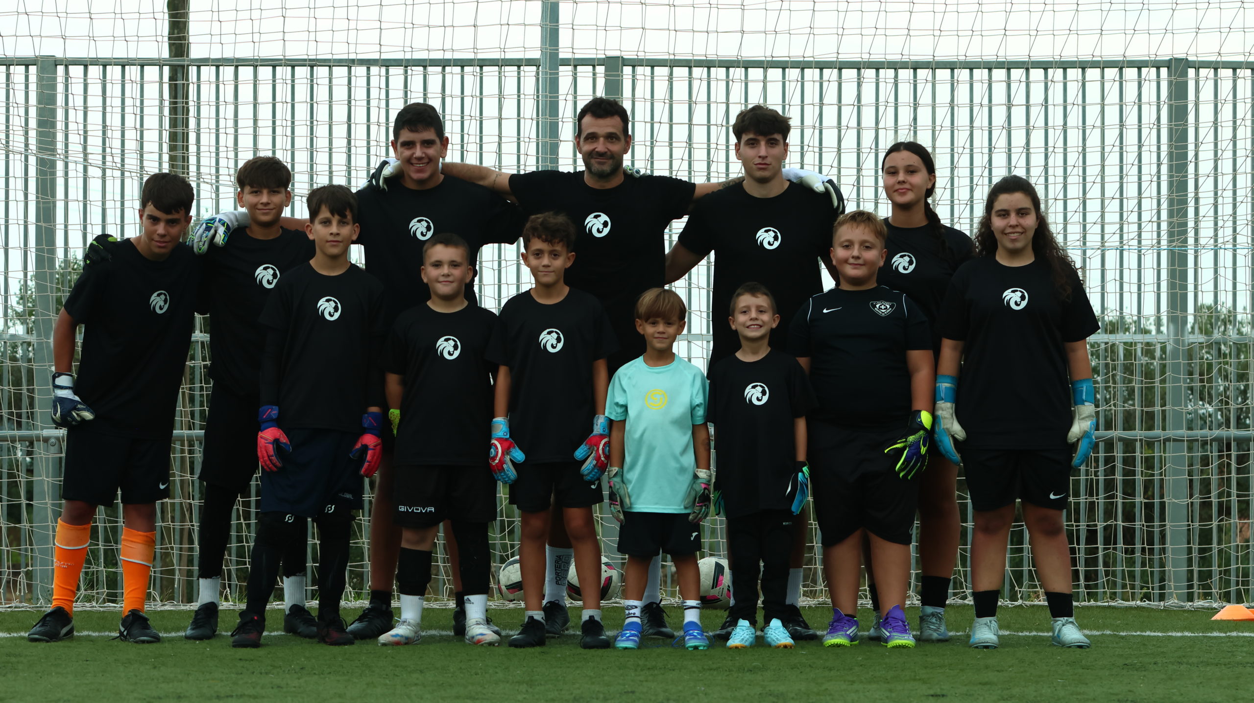 Equipo de porteros y entrenadores de ML1 Academy